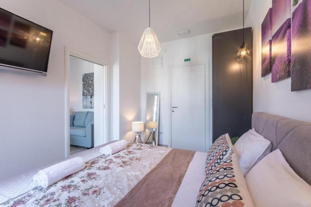 Apartments And Room Poesia Split Kültér fotó