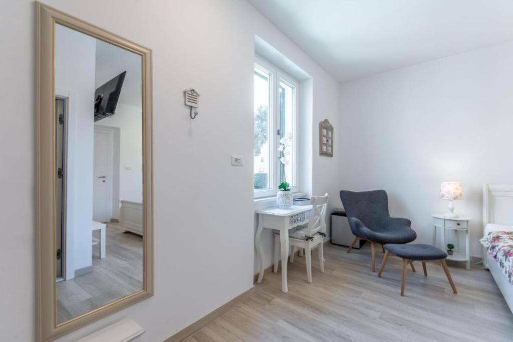 Apartments And Room Poesia Split Kültér fotó